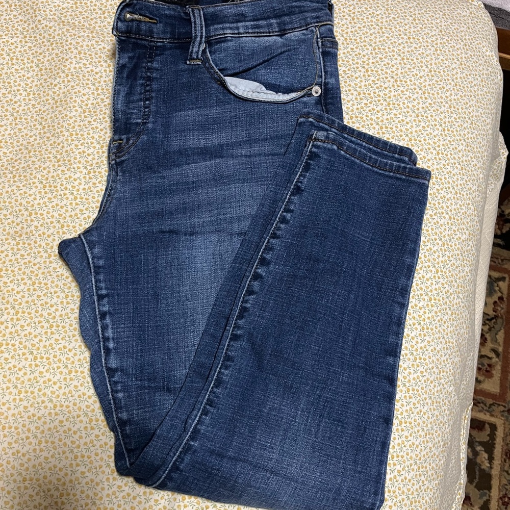 LUCKY BRAND MID RISE AVA CROP
